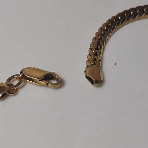 Gold Tone Pretty Metal Necklace 17 Inches Long - Picture 15 of 15